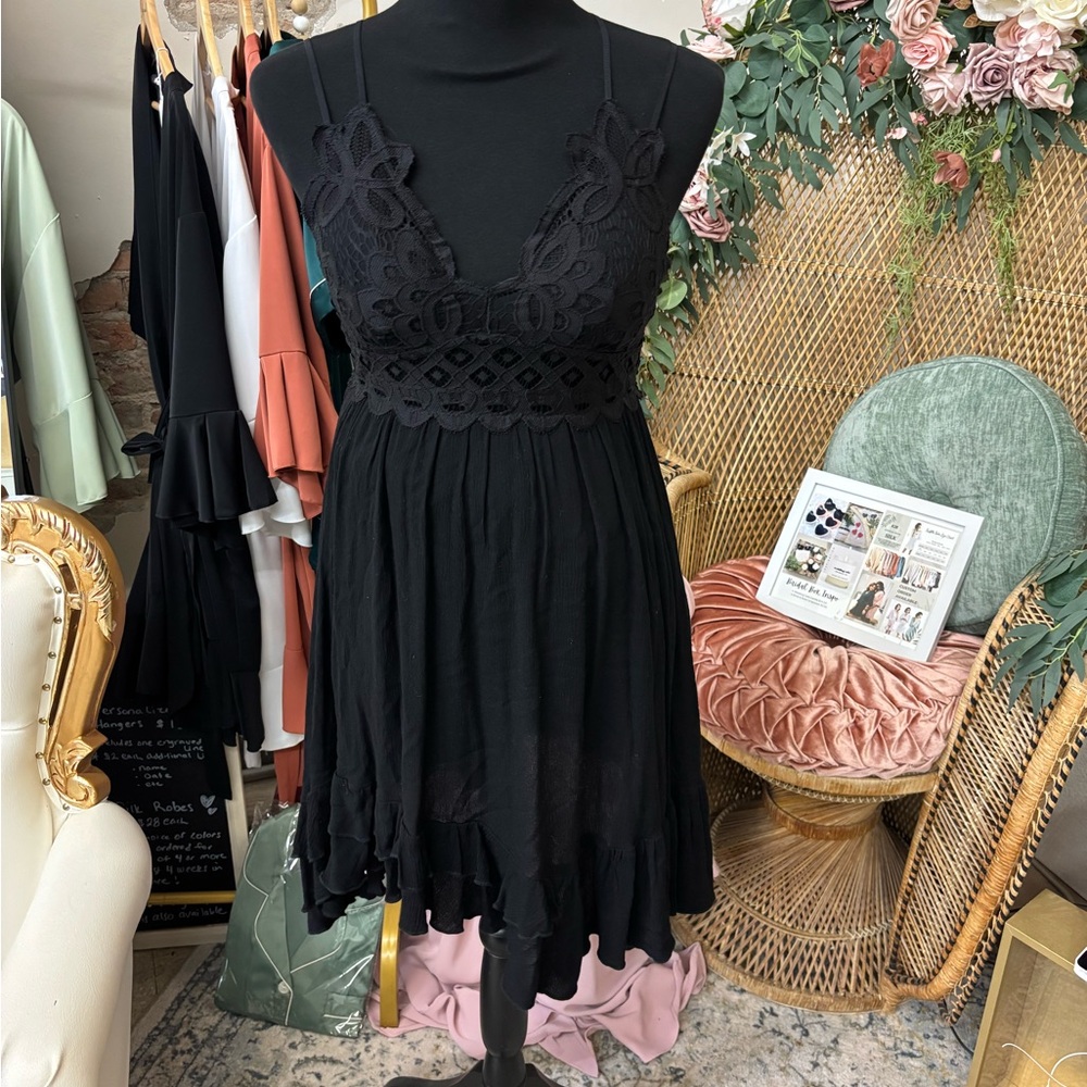 Elegant Black Lace Dress
